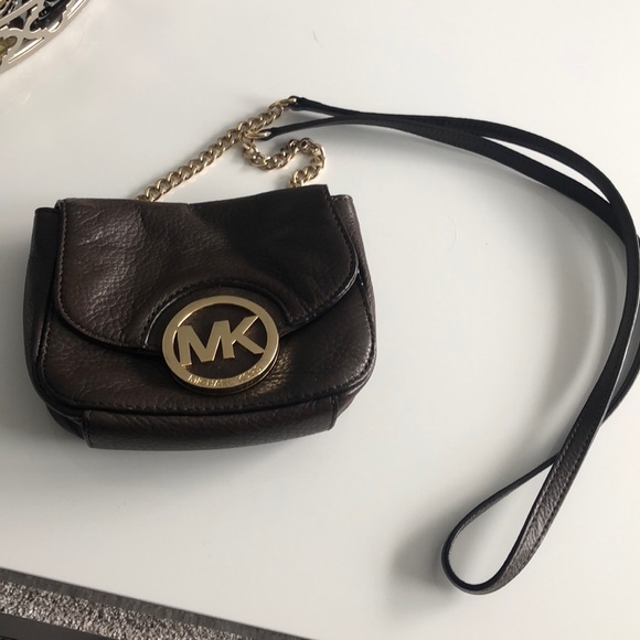 Michael Kors Handbags - Michael Kors side bag/cross body